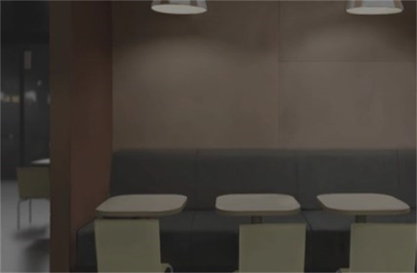 汉堡店的四个夜晚